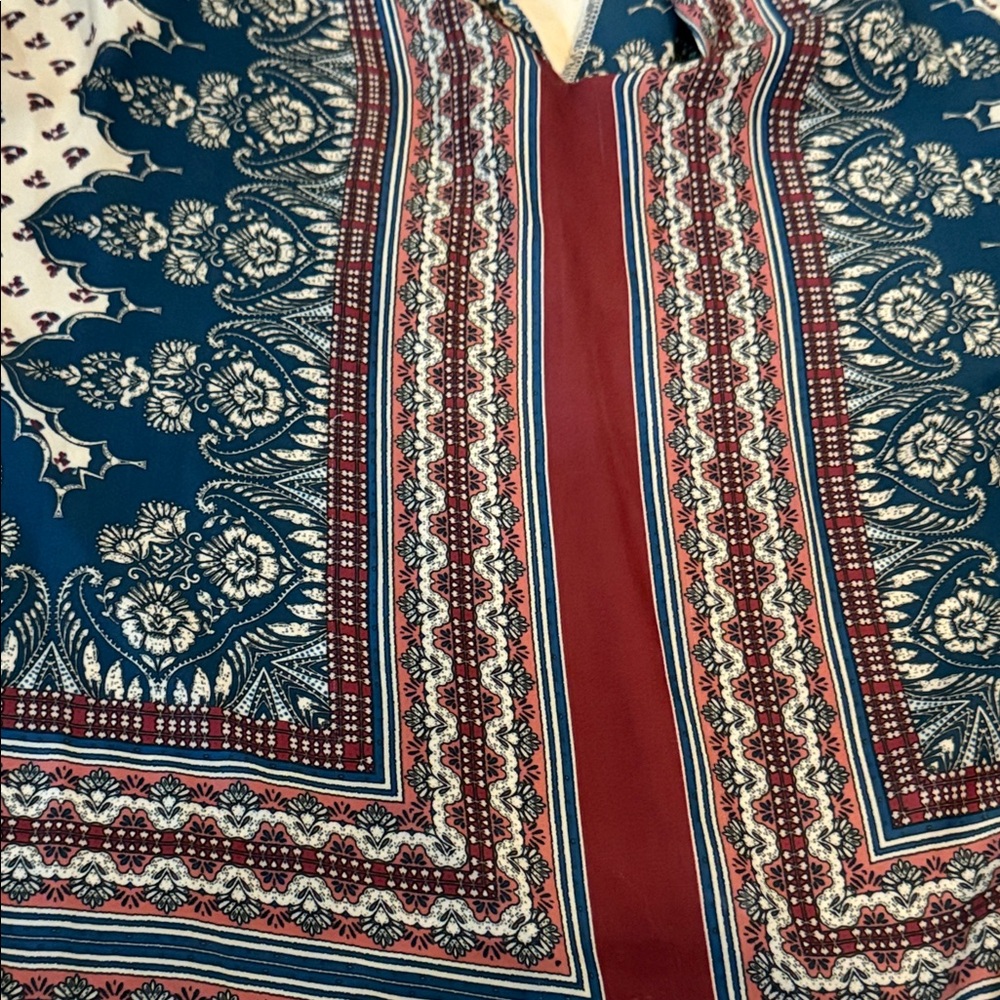 Women's Multicolor Patterned Top - Picture 11 of 12